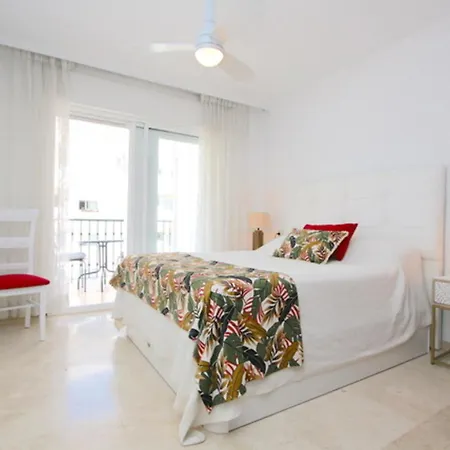 Amplio Con Piscina Fuengirola