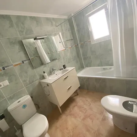 Amplio Con Piscina Apartment
