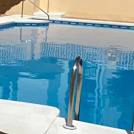 Amplio Con Piscina Apartment *