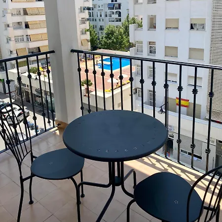 Amplio Con Piscina Apartment